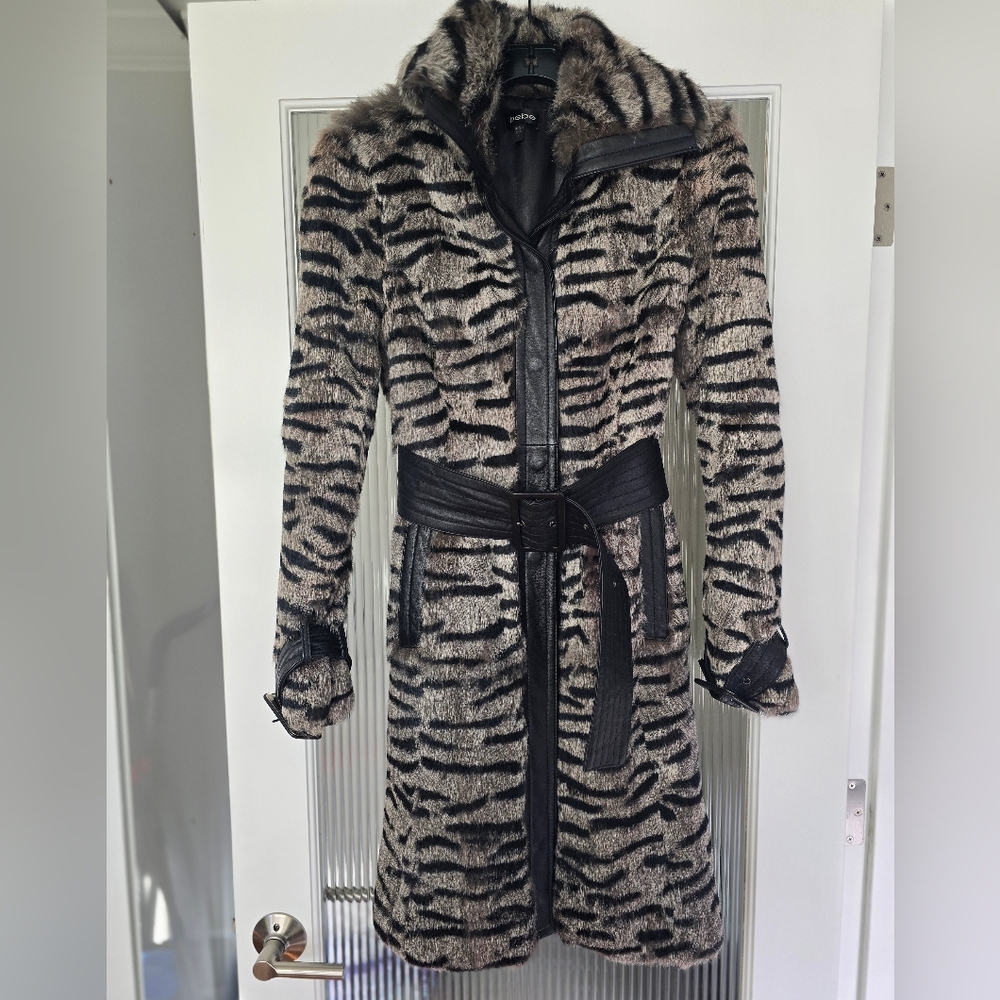 *EUC* 100% Rabbit Fur Coat with leather trim, Small